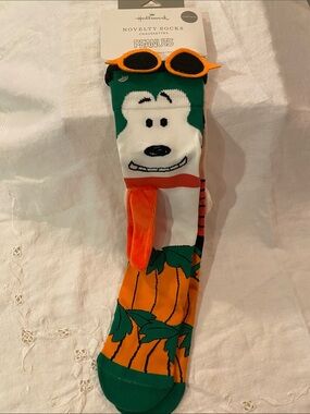 Hallmark Snoopy Charlie Brown Orange & Green Pumpkin Socks with Sunglasses